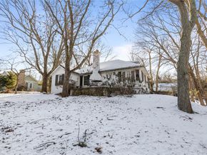 32 Hillside Road, Stony Brook NY 11790