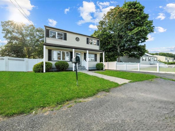 92 Washington Avenue, Deer Park NY 11729