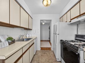 1 Toms Point Lane apt C Building 1, Port Washington NY 11050