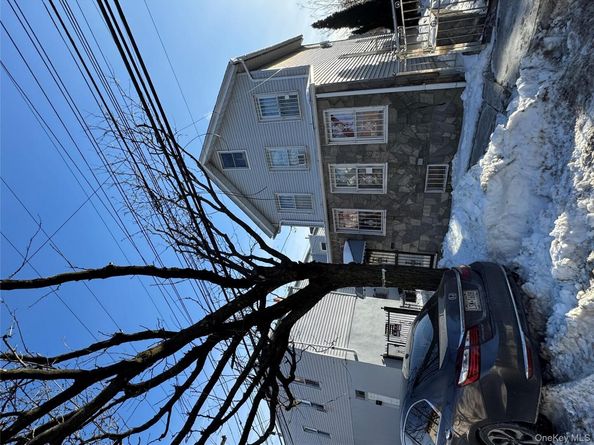 690 E 240th Street, Bronx NY 10470
