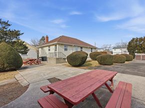 92 Apple Street, Brentwood NY 11717