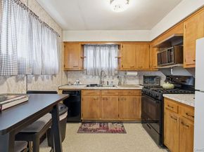 92 Apple Street, Brentwood NY 11717