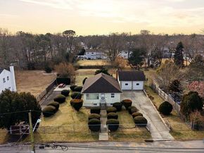 92 Apple Street, Brentwood NY 11717