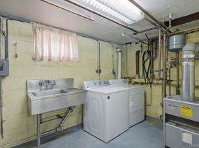 92 Apple Street, Brentwood NY 11717