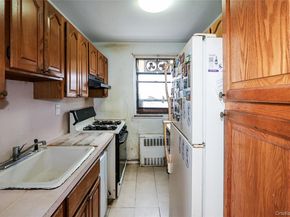 196-23 73rd Ave 2, Fresh Meadows NY 11365