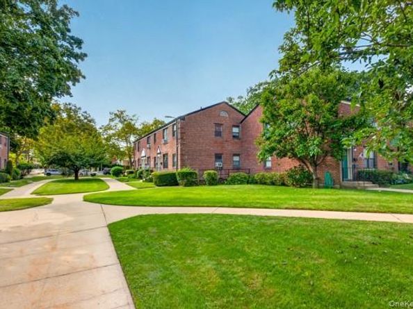 196-23 73rd Ave 2, Fresh Meadows NY 11365