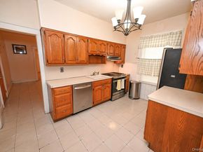 7839 82nd Street, Glendale NY 11385