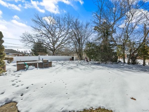 896 School Drive, North Baldwin NY 11510