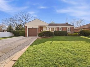 896 School Drive, North Baldwin NY 11510
