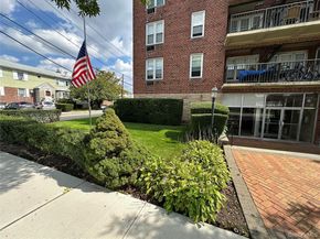 60 Hempstead Avenue 1O, Lynbrook NY 11563