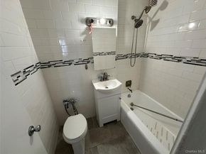 60 Hempstead Avenue 1O, Lynbrook NY 11563
