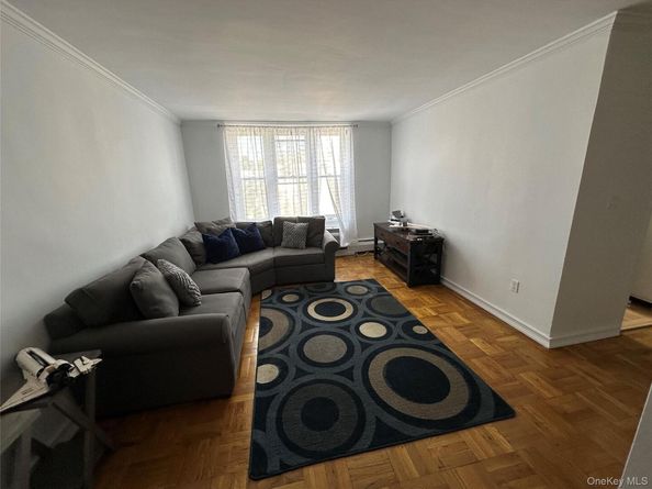 60 Hempstead Avenue 1O, Lynbrook NY 11563