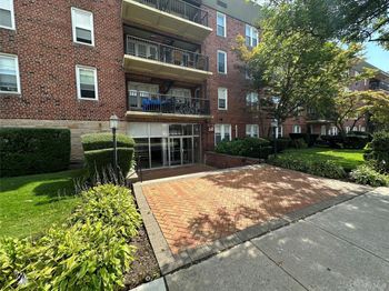 60 Hempstead Avenue