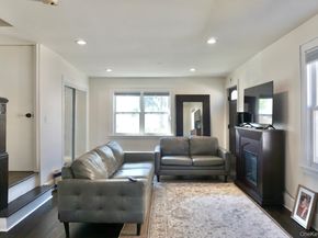 31 Drew Street, Valley Stream NY 11581