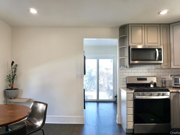 31 Drew Street, Valley Stream NY 11581