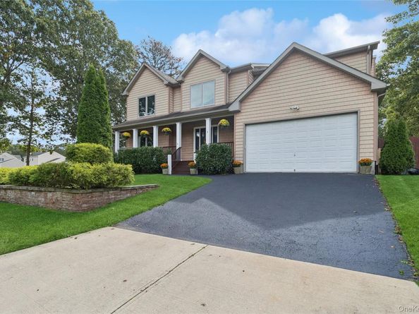 4 Mason Street, Yaphank NY 11980