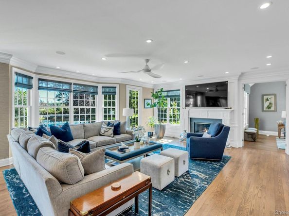 7 True Harbour Way, West Islip NY 11795