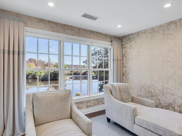 7 True Harbour Way, West Islip NY 11795