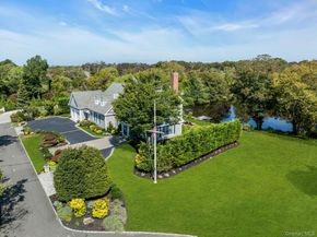 7 True Harbour Way, West Islip NY 11795