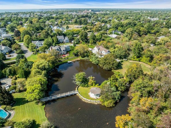 7 True Harbour Way, West Islip NY 11795