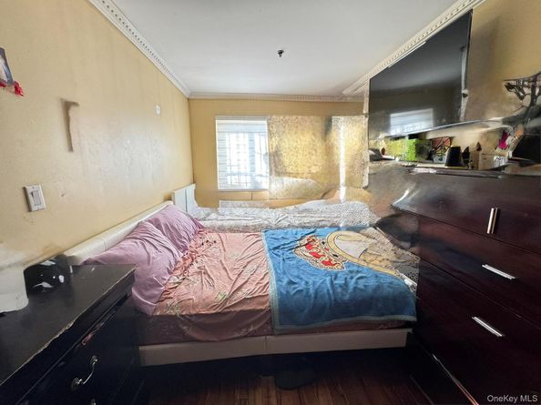 104-21 39th Avenue 211C, Corona NY 11368