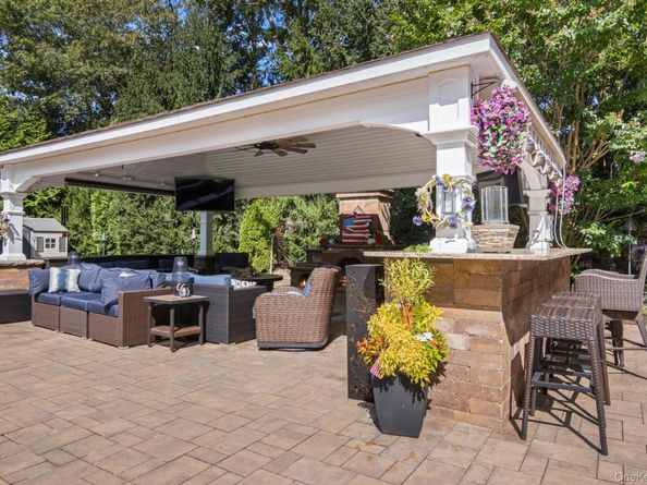 87 Mayfair Road, Nesconset NY 11767