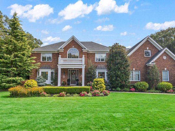 87 Mayfair Road, Nesconset NY 11767