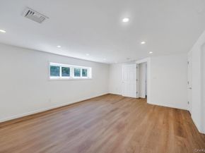 23 Avenue I, Farmingdale NY 11735