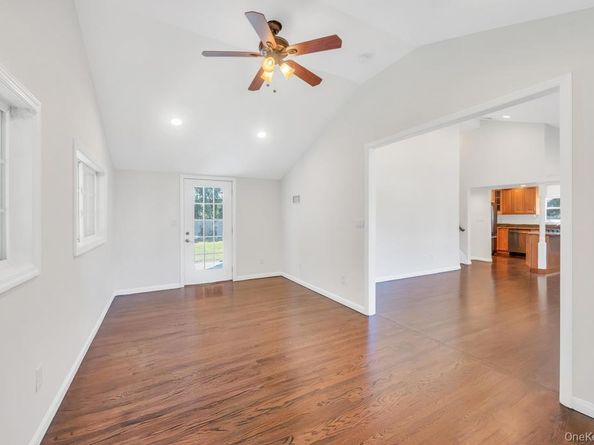 23 Avenue I, Farmingdale NY 11735