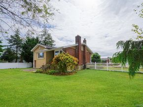 7 Maxwell Drive, Westbury NY 11590