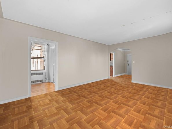 8380 118th st 6G, Kew Gardens NY 11415