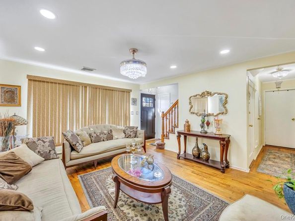 181 Martens Avenue, Valley Stream NY 11580