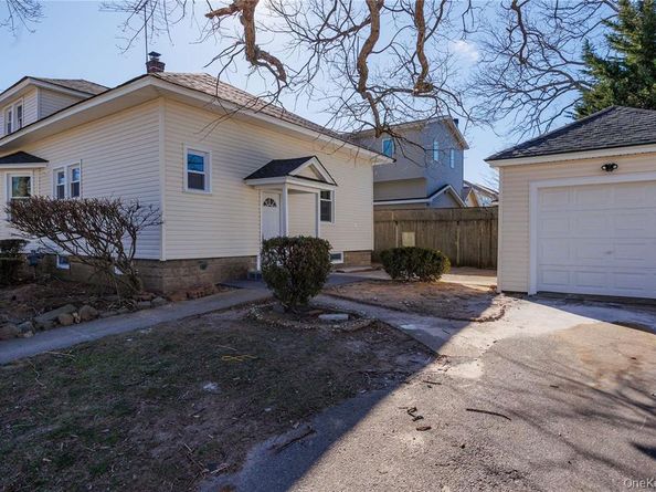 33 Marshall Avenue, Lynbrook NY 11563