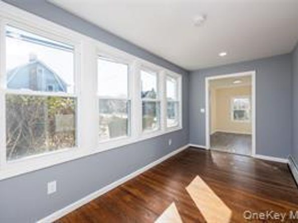 33 Marshall Avenue, Lynbrook NY 11563