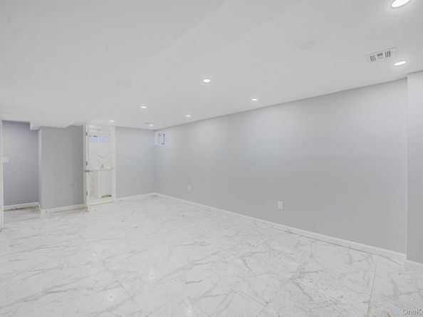 8726 127th Street, Richmond Hill NY 11418