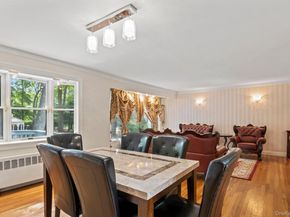 17 Bluebird Lane, Huntington NY 11743