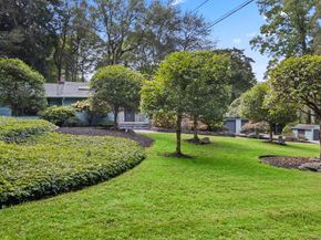 17 Bluebird Lane, Huntington NY 11743
