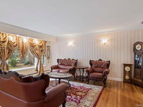 17 Bluebird Lane, Huntington NY 11743