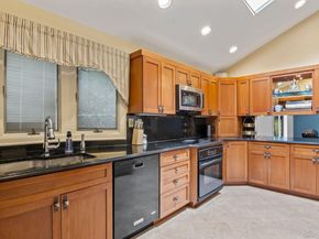 17 Bluebird Lane, Huntington NY 11743