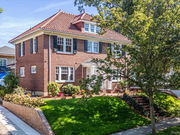 32-15 161st Street, Flushing NY 11358
