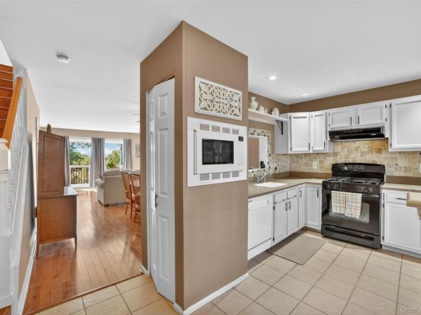 204 Mallard Way, Peekskill NY 10566