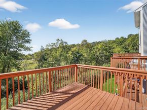 204 Mallard Way, Peekskill NY 10566