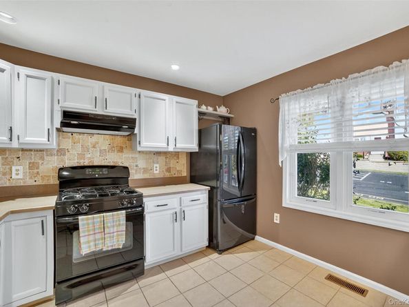 204 Mallard Way, Peekskill NY 10566