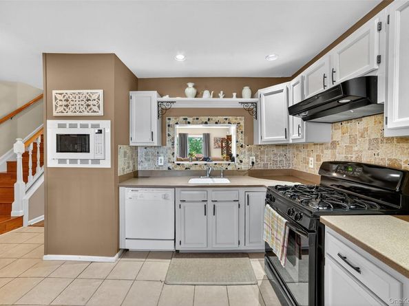 204 Mallard Way, Peekskill NY 10566