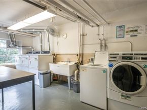 25 SHADY GLEN Court 1A, New Rochelle NY 10805