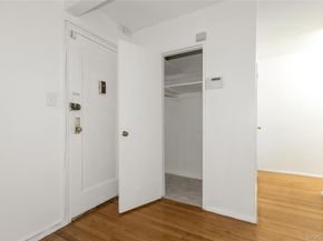 87-15 204th Street B57, Hollis NY 11423