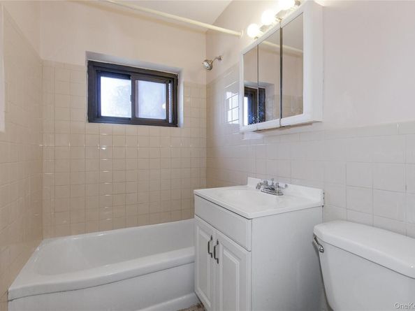 87-15 204th Street B57, Hollis NY 11423