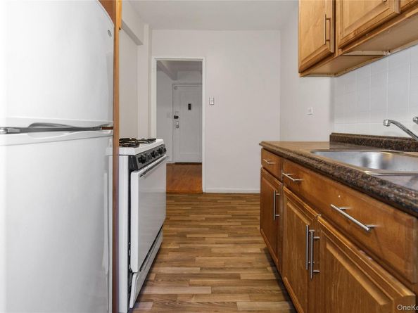87-15 204th Street B57, Hollis NY 11423