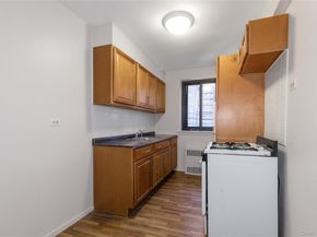 87-15 204th Street B57, Hollis NY 11423