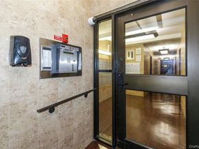 87-15 204th Street B57, Hollis NY 11423
